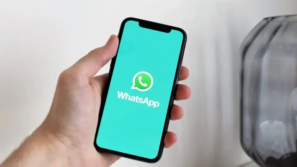 WhatsApp for Android Status Privacy Confirmation