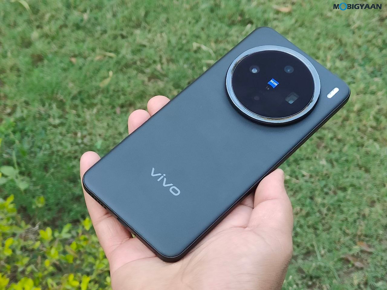 vivo X200 Review Design Display Cameras Build Quality 1