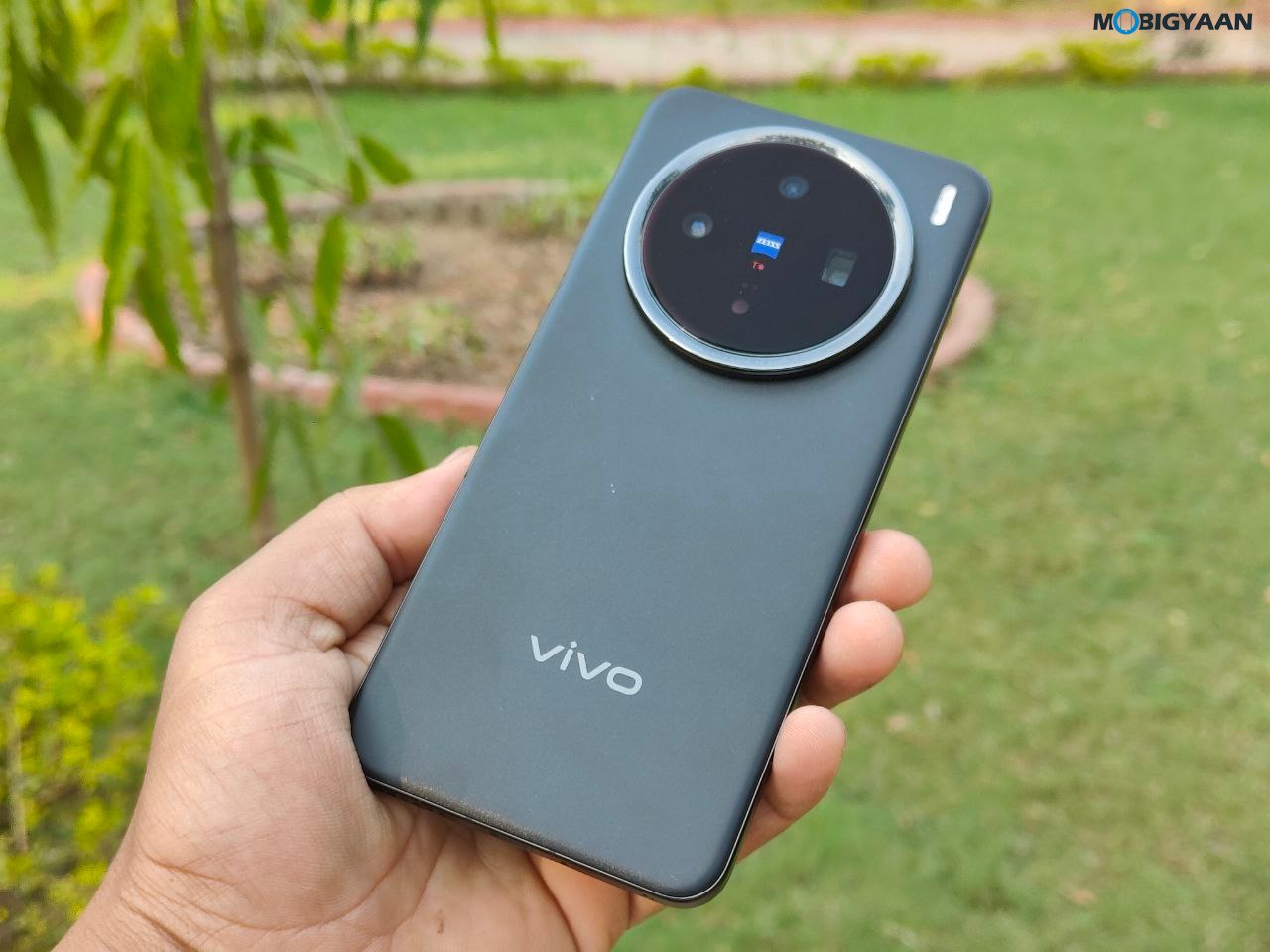 vivo X200 Review Design Display Cameras Build Quality 13