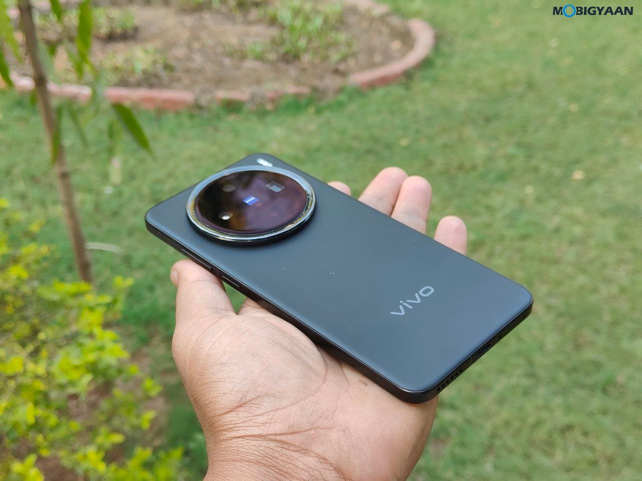 vivo X200 Review Design Display Cameras Build Quality 14