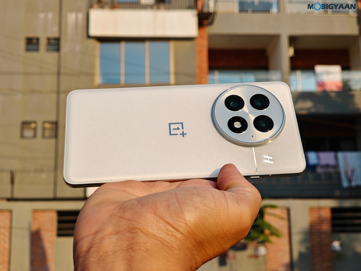 OnePlus 13 Review Design Display Cameras Build Quality 24